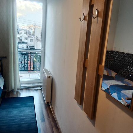 La Madriguera Bed and Breakfast Raszyn Esterno foto