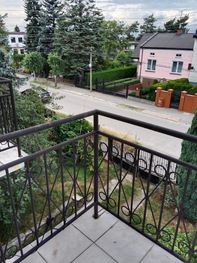 La Madriguera Bed and Breakfast Raszyn Esterno foto